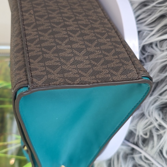 Michael Kors MD Messenger Bag Aqua Blue Crossbody Leather Trim Gold Hardware - Picture 9 of 11